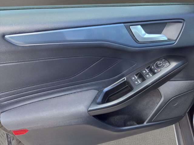 FORD Focus usata, con Sensori di parcheggio posteriori