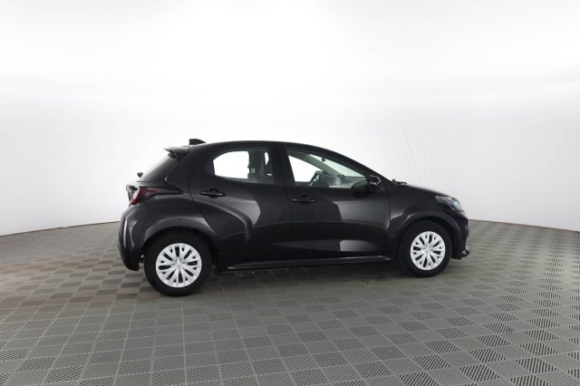 TOYOTA Yaris usata 2