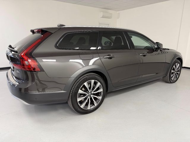 VOLVO V90 Cross Country usata, con Cerchi in lega