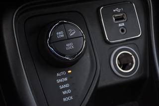 JEEP Compass usata, con Sedile posteriore sdoppiato