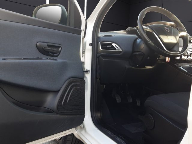 LANCIA Ypsilon usata, con Touch screen