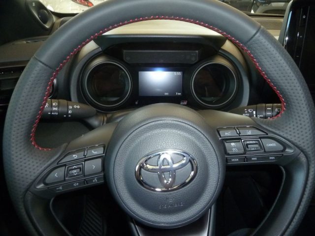 TOYOTA Yaris usata, con ESP