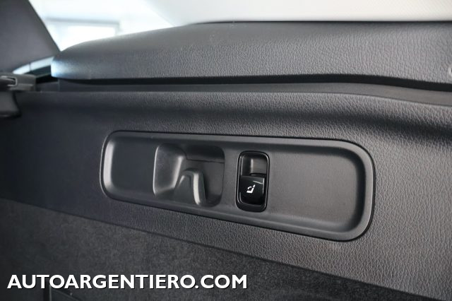 MERCEDES-BENZ GLC 220 usata, con Sensori di parcheggio anteriori
