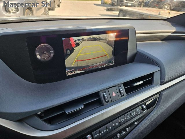 LEXUS ES 300 usata, con Fari LED