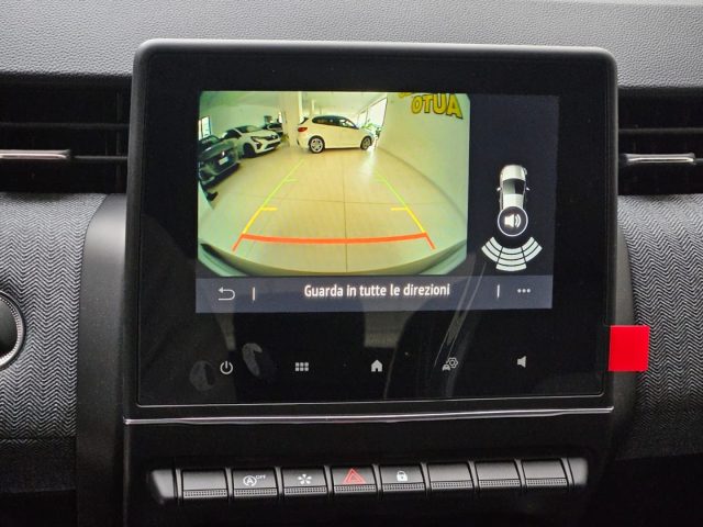 RENAULT Clio usata, con Touch screen