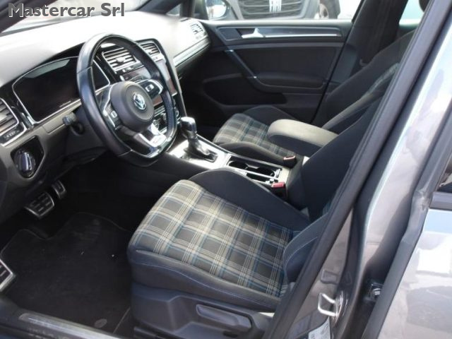 VOLKSWAGEN Golf usata, con Autoradio