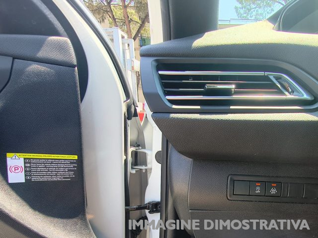 PEUGEOT 308 usata, con Controllo automatico clima