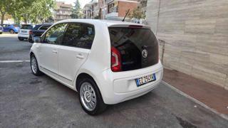 VOLKSWAGEN up! usata, con Autoradio
