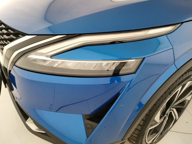 NISSAN Qashqai usata, con Fari LED