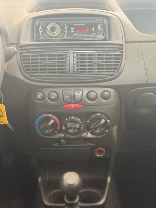 FIAT Punto usata 8