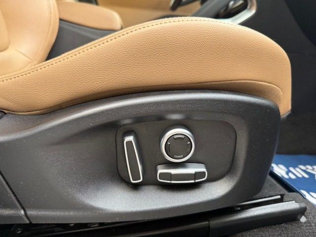 JAGUAR E-Pace usata, con Interni in pelle