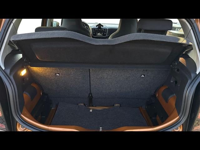 VOLKSWAGEN up! usata, con Isofix