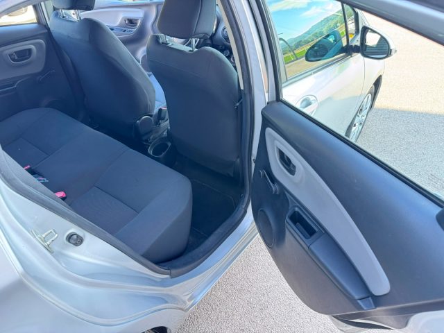 TOYOTA Yaris usata 17