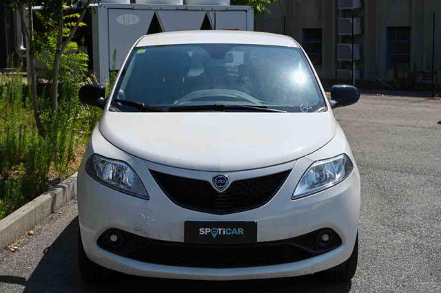 LANCIA Ypsilon usata, con USB