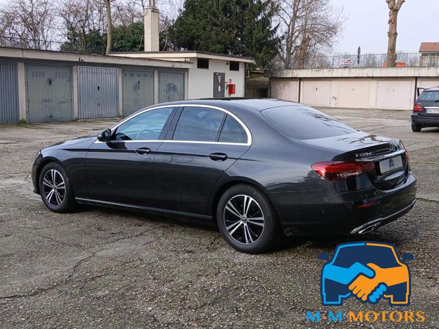 MERCEDES-BENZ E 220 usata, con Cerchi in lega