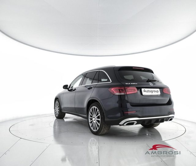 MERCEDES-BENZ GLC 220 usata 3