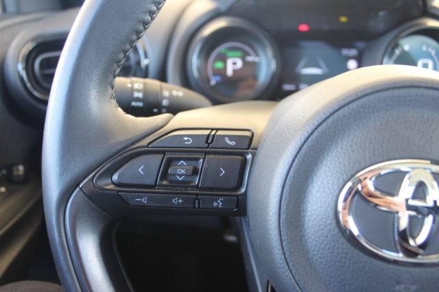 TOYOTA Yaris usata, con Airbag testa