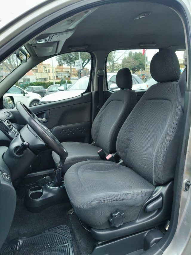 TOYOTA Yaris usata, con Boardcomputer