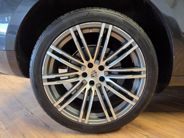 PORSCHE Macan usata, con Autoradio