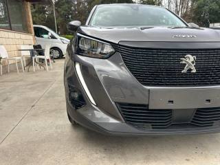 PEUGEOT 2008 usata, con Airbag