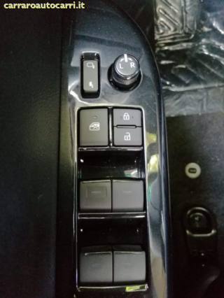 TOYOTA Hilux usata, con USB