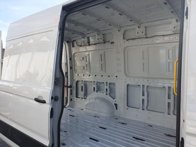 VOLKSWAGEN Crafter usata, con Bluetooth