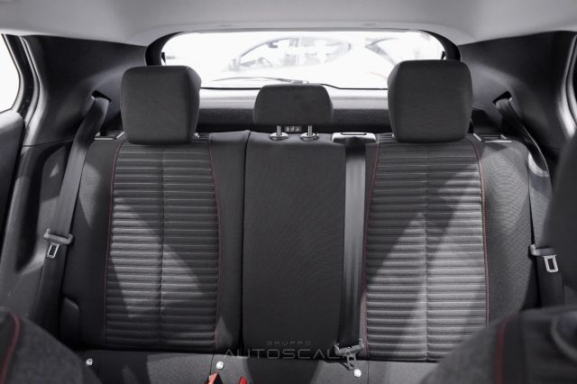 PEUGEOT 2008 usata, con Volante multifunzione