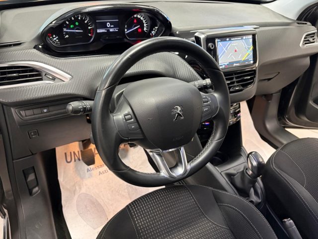 PEUGEOT 208 usata, con Volante in pelle