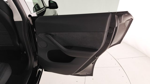 TESLA Model Y usata, con Isofix