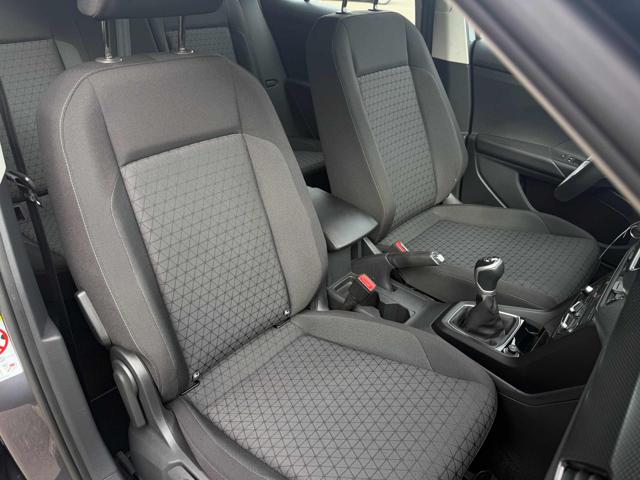 VOLKSWAGEN T-Cross usata, con USB