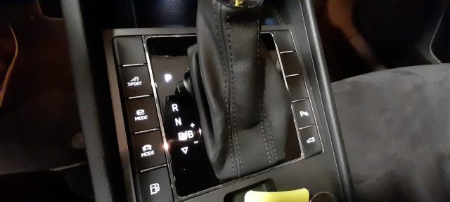 SKODA Superb usata, con Bluetooth