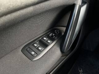 PEUGEOT 308 usata, con Sensori di parcheggio posteriori