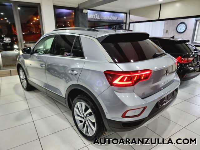 VOLKSWAGEN T-Roc usata, con Autoradio