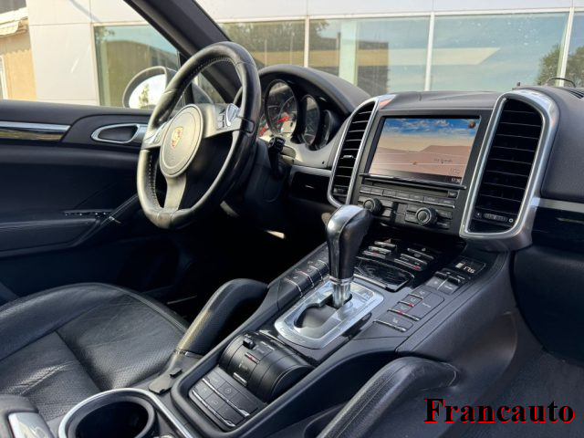 PORSCHE Cayenne usata, con Autoradio