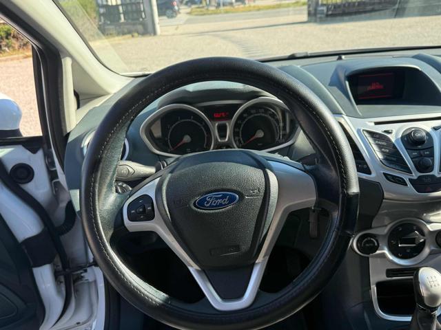 FORD Fiesta usata, con Specchietti laterali elettrici