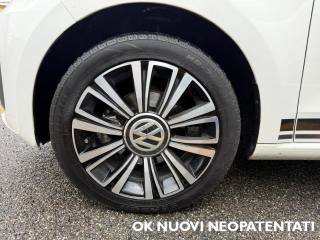 VOLKSWAGEN up! usata, con Autoradio