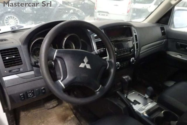 MITSUBISHI Pajero usata, con Controllo automatico clima