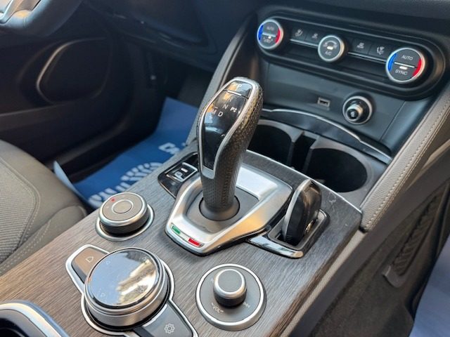 ALFA ROMEO Stelvio usata, con Cerchi in lega