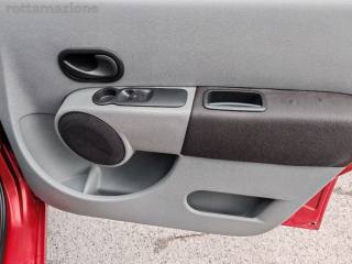 RENAULT Modus usata, con MP3