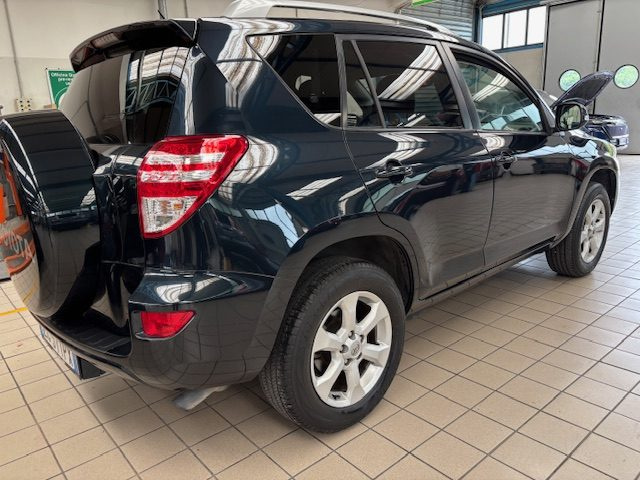 TOYOTA RAV 4 MY23 usata, con Autoradio
