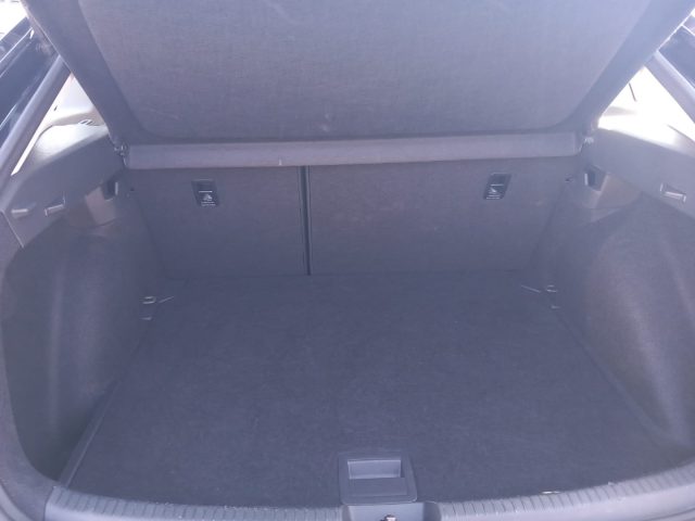 VOLKSWAGEN Taigo usata, con Cruise Control