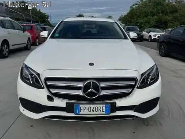 MERCEDES-BENZ E 220 usata, con Airbag