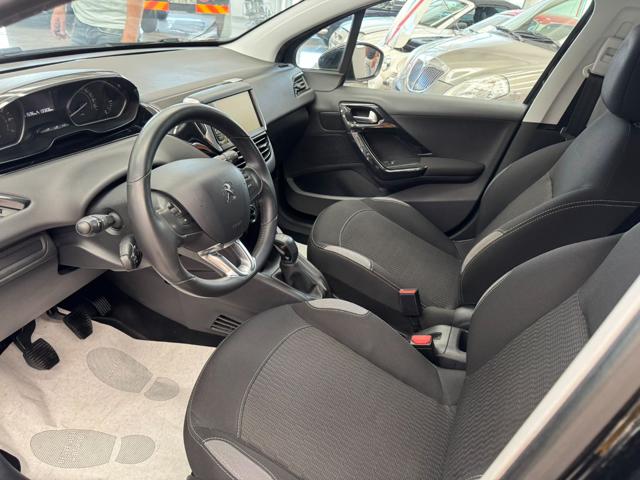 PEUGEOT 208 usata, con Sedile posteriore sdoppiato