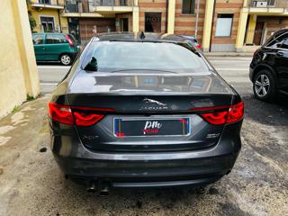 JAGUAR XF usata, con Autoradio