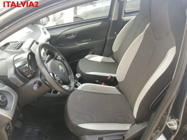 TOYOTA Aygo usata, con Autoradio