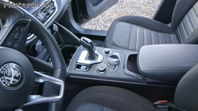 ALFA ROMEO Stelvio usata, con Climatizzatore