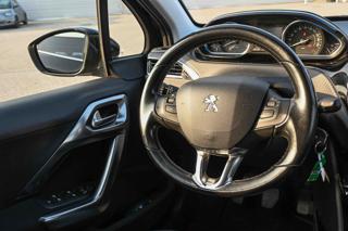 PEUGEOT 2008 usata, con Sedile posteriore sdoppiato