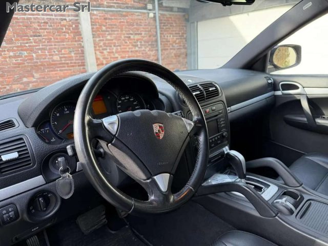 PORSCHE Cayenne usata, con Autoradio