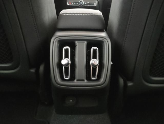 VOLVO XC40 usata, con Volante multifunzione