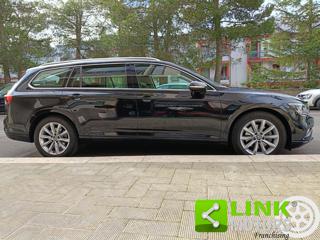 VOLKSWAGEN Passat Variant usata, con Bracciolo